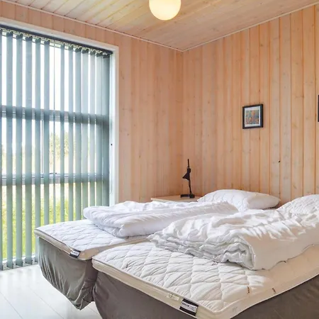 Lovely Home In Lokken With Wifi 度假居 *