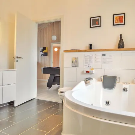 度假居 Lovely Home In Lokken With Wifi *